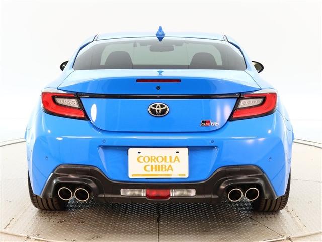 ＧＲ８６ ＲＺ　１年間走行無制限保証　ペダル踏み間違い　衝突回避被害軽減　車線逸脱警報機能　メモリナビ　フルセグＴＶ　バックカメラ　ドライブレコーダー　ＥＴＣ　クルーズコントロール　ＬＥＤヘッドライト　ＤＶＤ再生（4枚目）