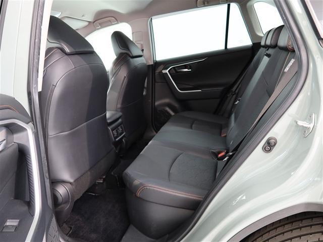 ＲＡＶ４ ハイブリッドアドベンチャー　１年間走行無制限保証　ペダル踏み間違い　衝突回避被害軽減　車線逸脱警報機能　メモリナビ　フルセグＴＶ　バックカメラ　パノラミックモニタ　ドライブレコーダー　ＥＴＣ　電源コンセント　クルーズコントロール（11枚目）