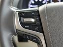 ステアリングスイッチ付き。前方から目を離すことなく操作することが可能です。
