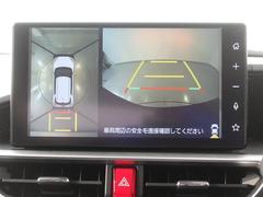 パノラミックビューモニター付きです。車両を上から見たような映像をモニター画面に表示。運転席からの目視では見にくい、車両周辺の状況をリアルタイムでしっかり確認できます。 5