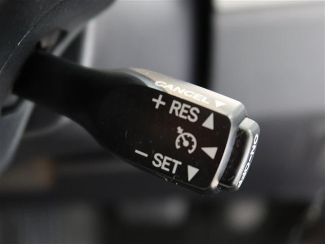 クルーズコントロール付きで高速道路走行での疲労を軽減します。