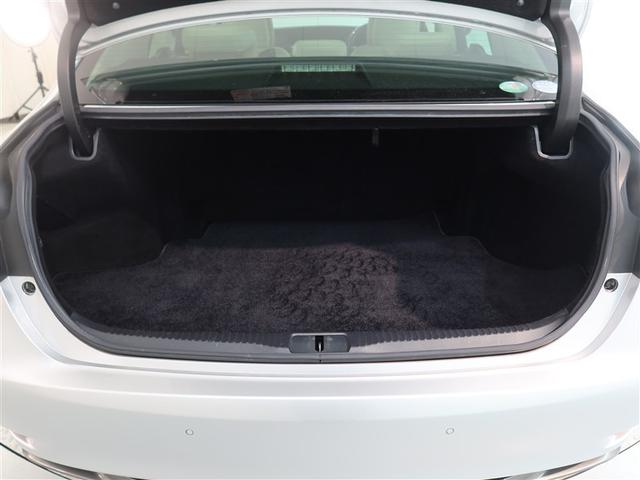 広々としたラゲージスペースを備えています。大きなものや長さのある荷物もしっかりと積み込めます。