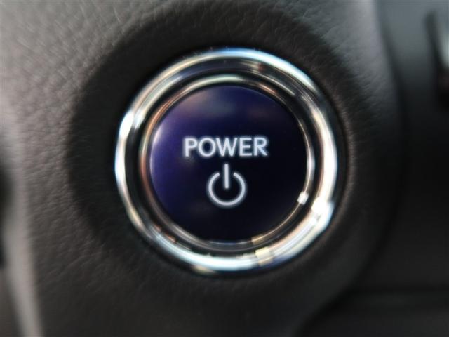 スマートキーを携帯していればキーを取り出さずにドアを施錠＆解錠。クルマの始動も可能です。