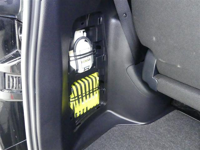 ヴォクシー ＺＳ　煌　フルセグ　メモリーナビ　バックカメラ　衝突被害軽減システム　ＥＴＣ　両側電動スライド　ＬＥＤヘッドランプ　３列シート　ウオークスルー　ワンオーナー　ＤＶＤ再生　記録簿　乗車定員７人　ナビ＆ＴＶ　ＣＤ（16枚目）