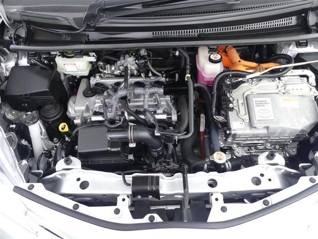 ヴィッツ ハイブリッドＦ　セーフティーエディションＩＩＩ　ワンセグ　メモリーナビ　バックカメラ　衝突被害軽減システム　ＥＴＣ　ＬＥＤヘッドランプ　記録簿　ナビ＆ＴＶ　ＣＤ　盗難防止装置　スマートキー　キーレス　ハイブリッド（29枚目）