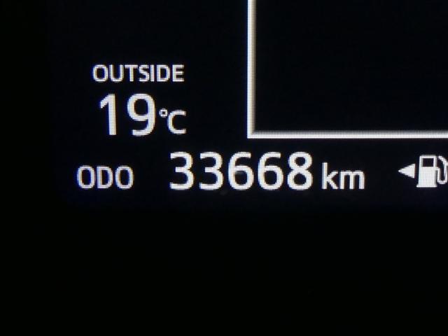 ヴィッツ Ｆ　ワンセグ　メモリーナビ　バックカメラ　ＥＴＣ　ＬＥＤヘッドランプ　ワンオーナー　記録簿　アイドリングストップ　ナビ＆ＴＶ　ＣＤ　盗難防止装置　スマートキー　キーレス（10枚目）