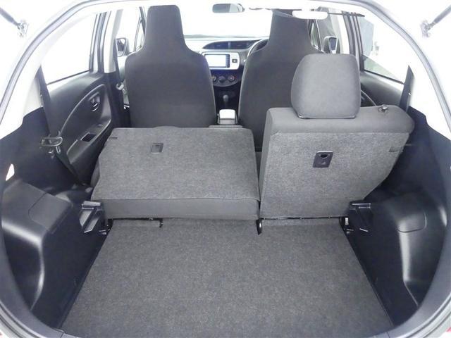 ヴィッツ Ｆ　ワンセグ　メモリーナビ　バックカメラ　ＥＴＣ　ＬＥＤヘッドランプ　ワンオーナー　記録簿　アイドリングストップ　ナビ＆ＴＶ　ＣＤ　盗難防止装置　スマートキー　キーレス（16枚目）