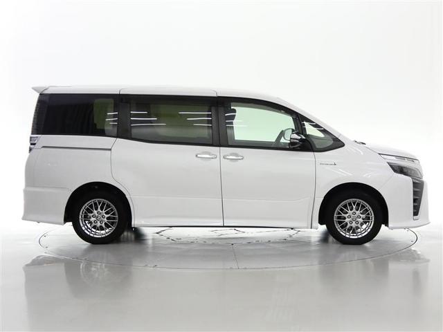 ヴォクシー ハイブリッドＺＳ　煌ＩＩ　フルセグ　メモリーナビ　後席モニター　バックカメラ　ドラレコ　衝突被害軽減システム　ＥＴＣ　両側電動スライド　ＬＥＤヘッドランプ　３列シート　ＤＶＤ再生　記録簿　乗車定員７人　安全装備　ナビ＆ＴＶ（2枚目）