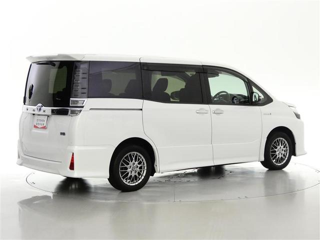 ヴォクシー ハイブリッドＺＳ　煌ＩＩ　フルセグ　メモリーナビ　後席モニター　バックカメラ　ドラレコ　衝突被害軽減システム　ＥＴＣ　両側電動スライド　ＬＥＤヘッドランプ　３列シート　ＤＶＤ再生　記録簿　乗車定員７人　安全装備　ナビ＆ＴＶ（3枚目）