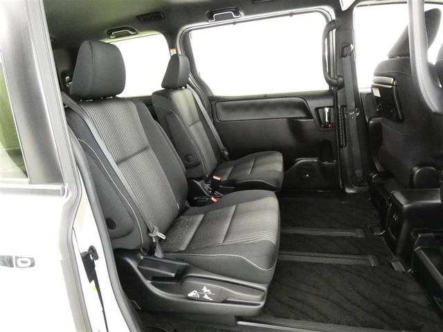 ヴォクシー ハイブリッドＺＳ　煌ＩＩ　フルセグ　メモリーナビ　後席モニター　バックカメラ　ドラレコ　衝突被害軽減システム　ＥＴＣ　両側電動スライド　ＬＥＤヘッドランプ　３列シート　ＤＶＤ再生　記録簿　乗車定員７人　安全装備　ナビ＆ＴＶ（6枚目）