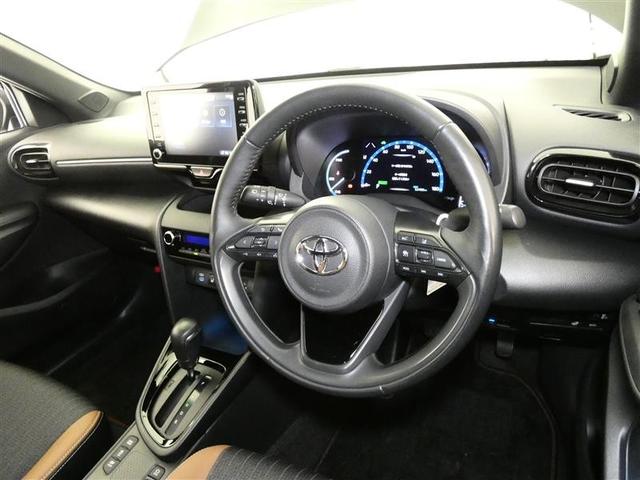 ヤリスクロス ハイブリッドＺ　アドベンチャー　フルセグ　バックカメラ　衝突被害軽減システム　ＥＴＣ　ＬＥＤヘッドランプ　ワンオーナー　ミュージックプレイヤー接続可　記録簿　安全装備　オートクルーズコントロール　電動シート　ＴＶ　アルミホイール（2枚目）