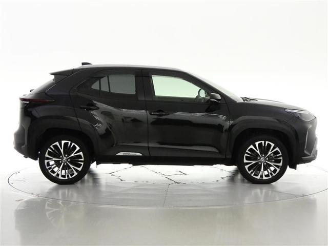 ヤリスクロス ハイブリッドＺ　アドベンチャー　フルセグ　バックカメラ　衝突被害軽減システム　ＥＴＣ　ＬＥＤヘッドランプ　ワンオーナー　ミュージックプレイヤー接続可　記録簿　安全装備　オートクルーズコントロール　電動シート　ＴＶ　アルミホイール（4枚目）