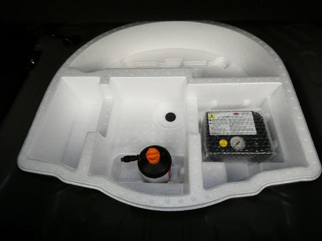 ヤリスクロス ハイブリッドＺ　バックカメラ　ドラレコ　衝突被害軽減システム　ＥＴＣ　ＬＥＤヘッドランプ　ワンオーナー　ミュージックプレイヤー接続可　記録簿　安全装備　オートクルーズコントロール　電動シート　アルミホイール　キーレス（19枚目）