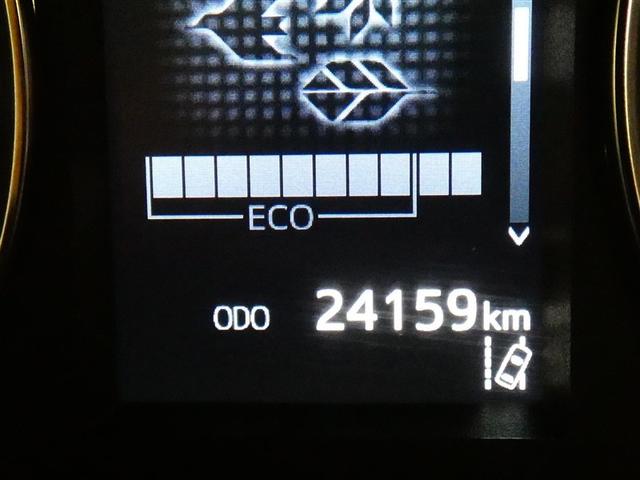 アルファード 2.5S Cパッケージ サンルーフ 後席モニター バックカメラ 衝突被害軽減システム ETC 両側電動スライド LEDヘッドランプ フルエアロ 3列シート ワンオーナー ミュージックプレイヤー接続可 記録簿 乗車定員7人(8枚目)
