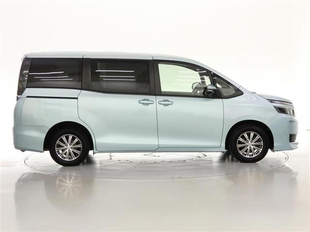 ヴォクシー Ｘ　ワンセグ　メモリーナビ　バックカメラ　ＥＴＣ　電動スライドドア　ＬＥＤヘッドランプ　３列シート　ウオークスルー　ワンオーナー　乗車定員７人　アイドリングストップ　ナビ＆ＴＶ　ＣＤ　アルミホイール（10枚目）