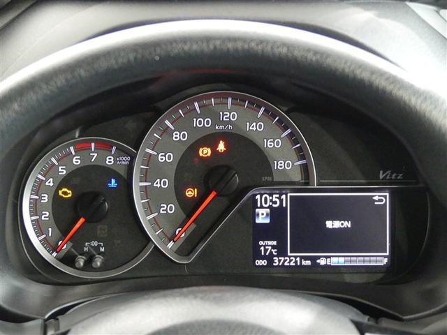 ヴィッツ Ｆ　セーフティーエディション　ワンセグ　メモリーナビ　バックカメラ　ドラレコ　衝突被害軽減システム　ＥＴＣ　ワンオーナー　ミュージックプレイヤー接続可　記録簿　アイドリングストップ　ナビ＆ＴＶ　ＣＤ　盗難防止装置　スマートキー（7枚目）