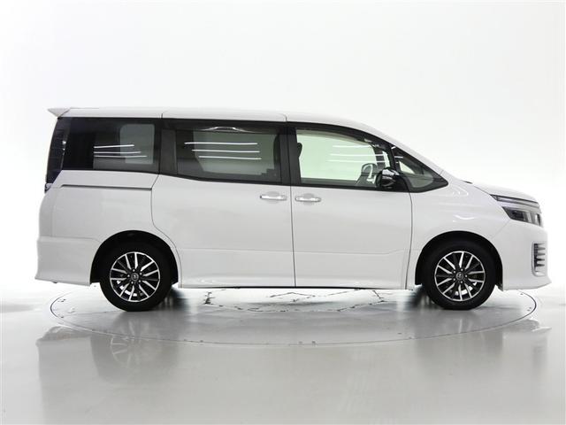 ヴォクシー ZS 煌II フルセグ メモリーナビ バックカメラ 衝突被害軽減システム ETC 両側電動スライド LEDヘッドランプ 3列シート ウオークスルー DVD再生 記録簿 乗車定員7人 アイドリングストップ ナビ&TV(2枚目)