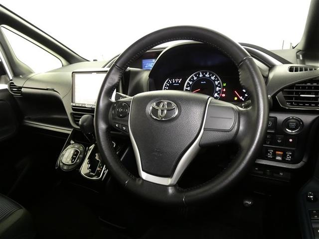 ヴォクシー ZS 煌II フルセグ メモリーナビ バックカメラ 衝突被害軽減システム ETC 両側電動スライド LEDヘッドランプ 3列シート ウオークスルー DVD再生 記録簿 乗車定員7人 アイドリングストップ ナビ&TV(7枚目)