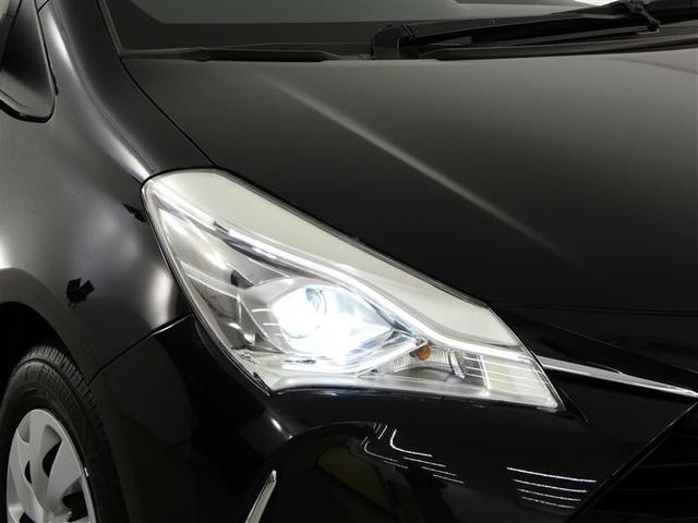 ヴィッツ Ｆ　セーフティーエディションＩＩＩ　フルセグ　メモリーナビ　バックカメラ　ドラレコ　衝突被害軽減システム　ＥＴＣ　ＬＥＤヘッドランプ　ＤＶＤ再生　記録簿　アイドリングストップ　ナビ＆ＴＶ　ＣＤ　盗難防止装置　スマートキー　キーレス（4枚目）