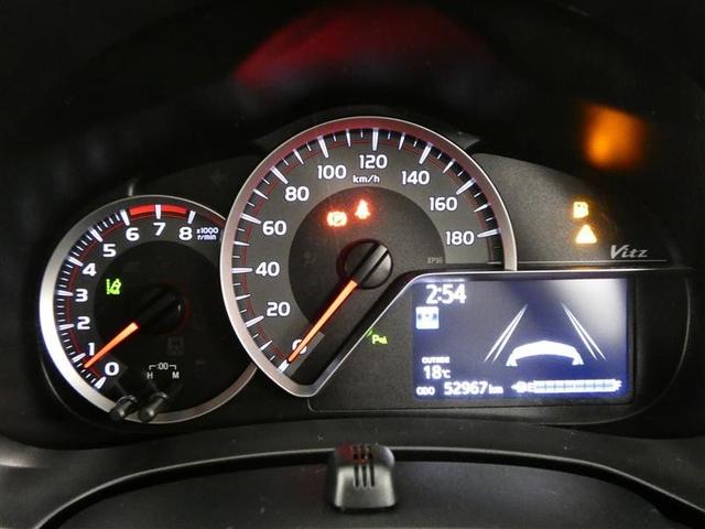 ヴィッツ Ｆ　セーフティーエディションＩＩＩ　フルセグ　メモリーナビ　バックカメラ　ドラレコ　衝突被害軽減システム　ＥＴＣ　ＬＥＤヘッドランプ　ＤＶＤ再生　記録簿　アイドリングストップ　ナビ＆ＴＶ　ＣＤ　盗難防止装置　スマートキー　キーレス（8枚目）