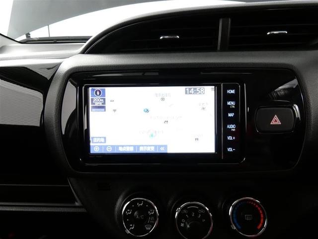 ヴィッツ Ｆ　セーフティーエディションＩＩＩ　フルセグ　メモリーナビ　バックカメラ　ドラレコ　衝突被害軽減システム　ＥＴＣ　ＬＥＤヘッドランプ　ＤＶＤ再生　記録簿　アイドリングストップ　ナビ＆ＴＶ　ＣＤ　盗難防止装置　スマートキー　キーレス（11枚目）