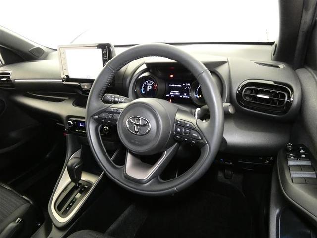 ヤリス Ｚ　メモリーナビ　バックカメラ　ドラレコ　衝突被害軽減システム　ＥＴＣ　ＬＥＤヘッドランプ　ワンオーナー　ミュージックプレイヤー接続可　記録簿　安全装備　オートクルーズコントロール　盗難防止装置　キーレス（7枚目）