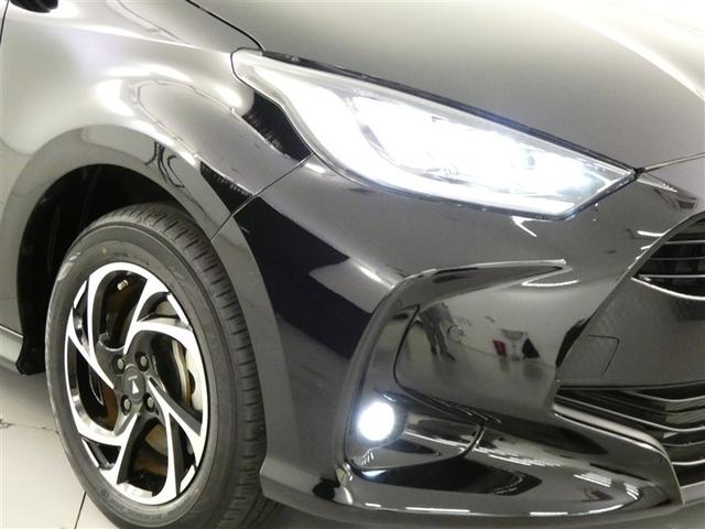 ヤリス ハイブリッドＺ　４ＷＤ　フルセグ　メモリーナビ　バックカメラ　衝突被害軽減システム　ＥＴＣ　ＬＥＤヘッドランプ　ミュージックプレイヤー接続可　記録簿　安全装備　オートクルーズコントロール　ナビ＆ＴＶ　アルミホイール（4枚目）