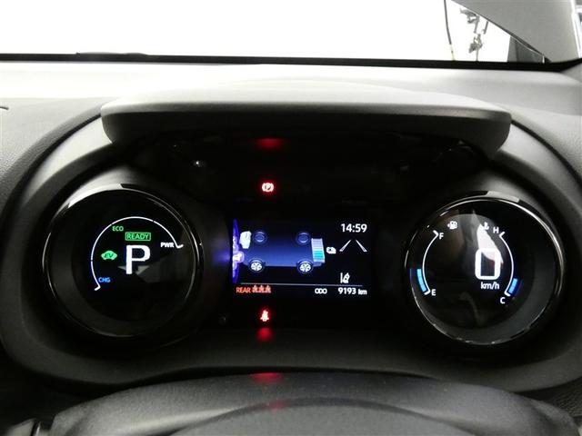 ヤリス ハイブリッドＺ　４ＷＤ　フルセグ　メモリーナビ　バックカメラ　衝突被害軽減システム　ＥＴＣ　ＬＥＤヘッドランプ　ミュージックプレイヤー接続可　記録簿　安全装備　オートクルーズコントロール　ナビ＆ＴＶ　アルミホイール（8枚目）