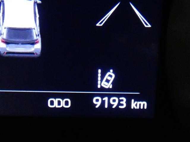 ヤリス ハイブリッドＺ　４ＷＤ　フルセグ　メモリーナビ　バックカメラ　衝突被害軽減システム　ＥＴＣ　ＬＥＤヘッドランプ　ミュージックプレイヤー接続可　記録簿　安全装備　オートクルーズコントロール　ナビ＆ＴＶ　アルミホイール（9枚目）