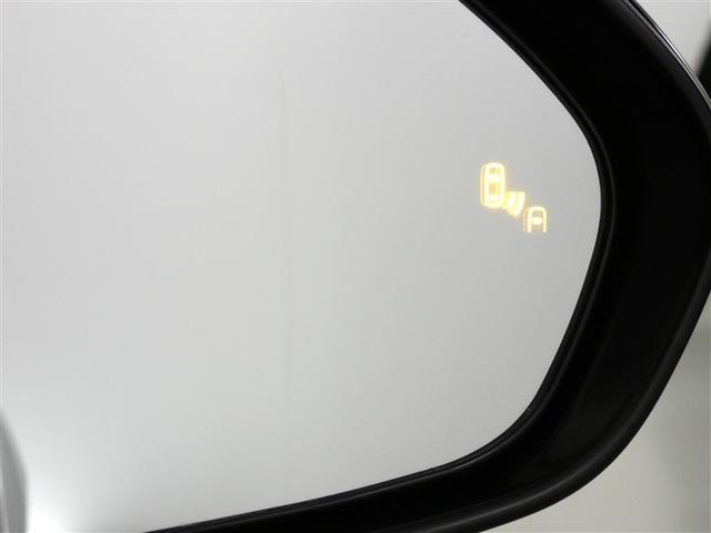 ヤリス ハイブリッドＺ　４ＷＤ　フルセグ　メモリーナビ　バックカメラ　衝突被害軽減システム　ＥＴＣ　ＬＥＤヘッドランプ　ミュージックプレイヤー接続可　記録簿　安全装備　オートクルーズコントロール　ナビ＆ＴＶ　アルミホイール（11枚目）