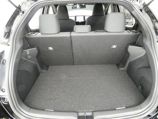 ヤリス ハイブリッドＺ　４ＷＤ　フルセグ　メモリーナビ　バックカメラ　衝突被害軽減システム　ＥＴＣ　ＬＥＤヘッドランプ　ミュージックプレイヤー接続可　記録簿　安全装備　オートクルーズコントロール　ナビ＆ＴＶ　アルミホイール（25枚目）