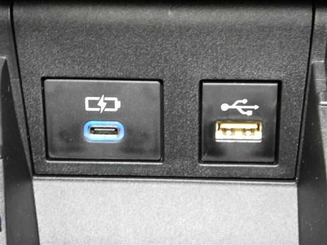 ノア ハイブリッドＳ－Ｚ　フルセグ　メモリーナビ　後席モニター　バックカメラ　ドラレコ　衝突被害軽減システム　ＥＴＣ　両側電動スライド　ＬＥＤヘッドランプ　フルエアロ　３列シート　ワンオーナー　ＤＶＤ再生　記録簿　乗車定員７人（26枚目）