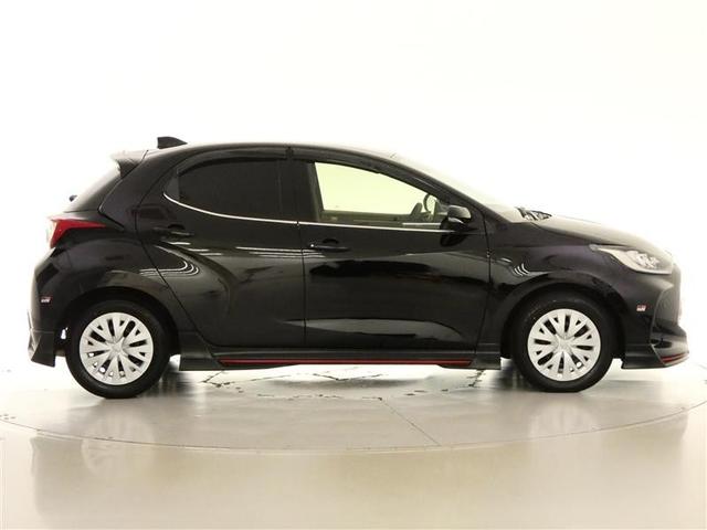 ヤリス ハイブリッドZ フルセグ メモリーナビ バックカメラ 衝突被害軽減システム ETC LEDヘッドランプ フルエアロ ワンオーナー DVD再生 ミュージックプレイヤー接続可 記録簿 安全装備 オートクルーズコントロール(2枚目)