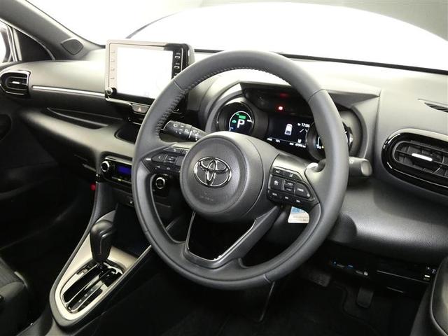 ヤリス ハイブリッドZ フルセグ メモリーナビ バックカメラ 衝突被害軽減システム ETC LEDヘッドランプ フルエアロ ワンオーナー DVD再生 ミュージックプレイヤー接続可 記録簿 安全装備 オートクルーズコントロール(7枚目)