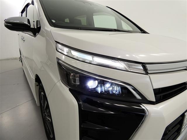 ヴォクシー ZS 煌III フルセグ メモリーナビ バックカメラ 衝突被害軽減システム ETC 両側電動スライド LEDヘッドランプ 3列シート ウオークスルー DVD再生 記録簿 乗車定員7人 オートクルーズコントロール CD(4枚目)