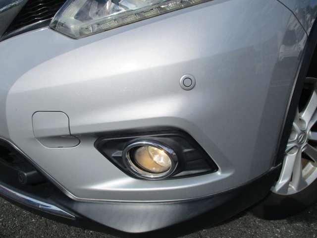 エクストレイル ２．０　２０Ｘ　エマージェンシーブレーキパッケージ　２列車　４ＷＤ　衝突軽減ブレーキ／踏み間違い／バックカメラ　スマキ－　アイドリングＳＴＯＰ　セキュリティ　ＡＷＤ　アルミ　ＬＥＤヘッドランプ　エアコン　パワーステアリング　キーレス　ＥＴＣ車載器　パワーウインドウ　ＡＢＳ　エアバッグ　Ｗエアバッグ　リヤカメラ（14枚目）