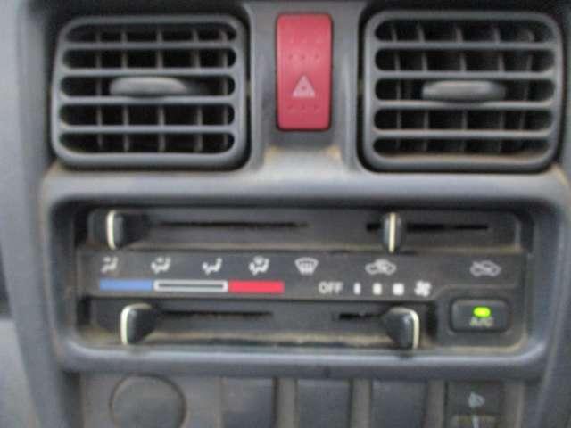 ＮＴ１００クリッパートラック ６６０　ＤＸ　ＡＭ／ＦＭラジオ　ワンオーナー車　運転席エアバック　ＰＳ　エアコンパワステ　メンテナンスノート（5枚目）