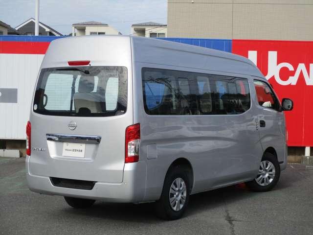 キャラバン ２．５　チェアキャブ　車いす２名仕様　オートスライドドア付（2枚目）