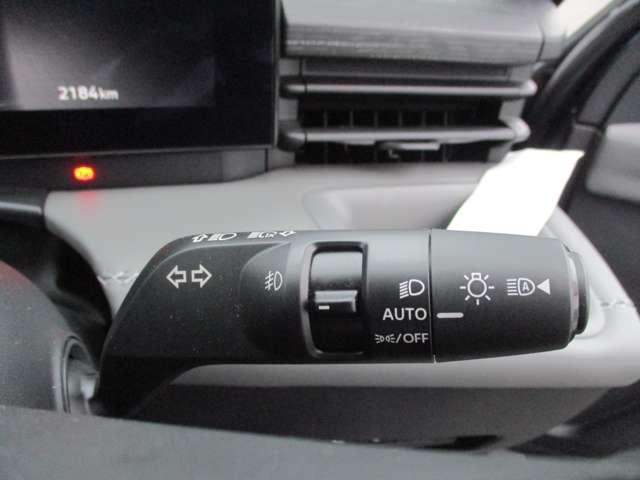 セレナ １．４　ｅ－ＰＯＷＥＲ　ルキシオン　インテリジェントエマージェンシーブレーキ　ナビ　ドライブレコーダー　ＬＤＰ　ワンオーナー　アルミホイール　インテリジェントキー　オートエアコン　メモリーナビ　インテリジェントクルーズコントロール（14枚目）