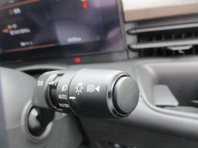 セレナ １．４　ｅ－４ＯＲＣＥ　ハイウェイスターＶ　４ＷＤ　衝突軽減ブレーキ／踏み間違い／アラウンドビ　レーンキープアシスト　ＬＥＤ　アラウンドモニター　フルオートエアコン　ＥＴＣ　４ＷＤ　両側パワースライドドア　インテリジェントクルーズ　踏み間違い衝突防止（16枚目）