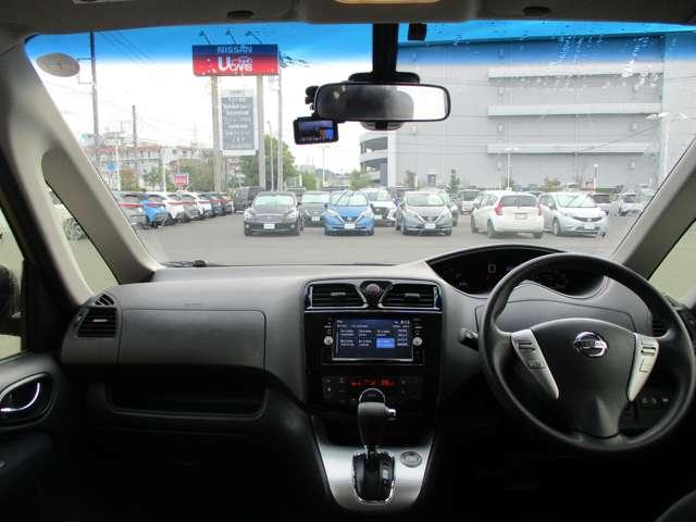 セレナ ２．０　２０Ｘ　Ｓ－ＨＹＢＲＩＤ　アドバンストセーフティ　パッケージ　ワンオーナー　パワーウィンドウ　インテリジェントキー　ＡＢＳ　キーレスエントリーキー　エアコン　パワーステアリング　運転席エアバック（3枚目）