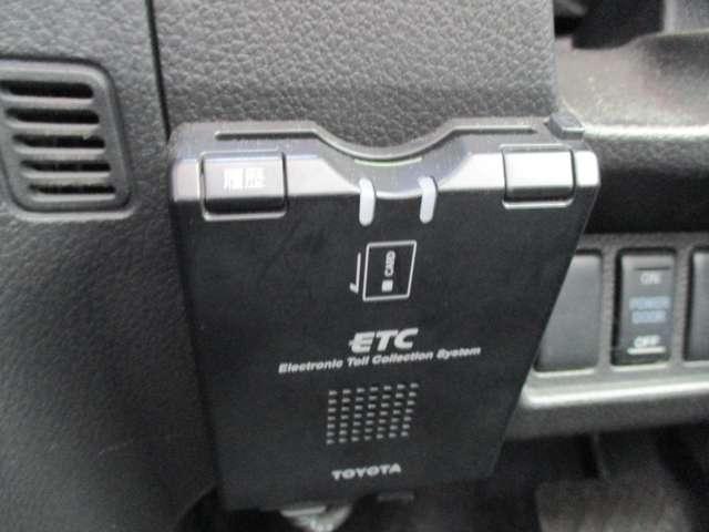 セレナ ２．０　２０Ｘ　Ｓ－ＨＹＢＲＩＤ　アドバンストセーフティ　パッケージ　ワンオーナー　パワーウィンドウ　インテリジェントキー　ＡＢＳ　キーレスエントリーキー　エアコン　パワーステアリング　運転席エアバック（8枚目）