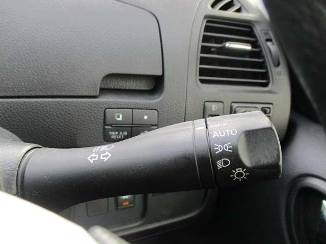 セレナ ２．０　２０Ｘ　Ｓ－ＨＹＢＲＩＤ　アドバンストセーフティ　パッケージ　ワンオーナー　パワーウィンドウ　インテリジェントキー　ＡＢＳ　キーレスエントリーキー　エアコン　パワーステアリング　運転席エアバック（13枚目）