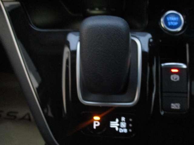 セレナ １．２　ｅ－ＰＯＷＥＲ　ハイウェイスター　Ｖ　ＭＭ５２１メモリーナビ／衝突軽減ブレーキ／踏み　３６０°カメラ　エマジェンシーブレーキ　１オナ　スマキー　バックカメラ　ＬＥＤ　レーンアシスト　点検記録簿付　ＥＴＣ　ドラレコ　イモビ　サイドカーテンエアバック　フルオートエアコン　アルミホイール（11枚目）