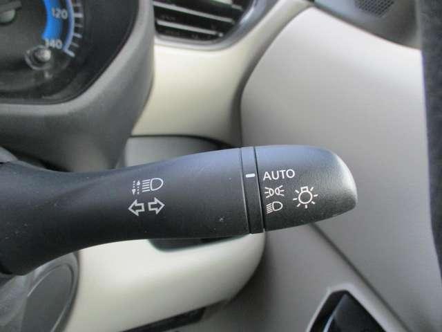 ルークス ６６０　Ｘ　ＭＭ３２０メモリーナビ／衝突軽減ブレーキ／アラ　アラモニ　前後衝突軽減ブレーキ　ワンオーナー車　ＥＴＣ　スマートキー　定期点検記録簿　キーフリー　ｉ－ｓｔｏｐ　フルオートエアコン　パワーウインドウ　バックカメラ　盗難防止　カーテンエアバッグ　ＡＢＳ（12枚目）