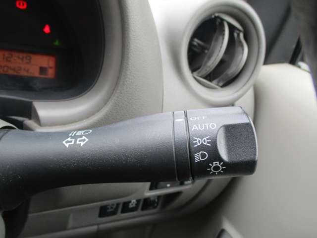 マーチ １．２　ボレロ　インテリキー／ＥＴＣ／ＣＤ　ダブルエアバック　ワンオ－ナ－車　メンテナンスノート　アイドリングＳ　パワーステアリング　パワーウィンドウ　アルミ付き　キーレス　スマートキー　ＥＴＣ　ＡＢＳ　運転席エアバッグ　マニュアルエアコン（9枚目）