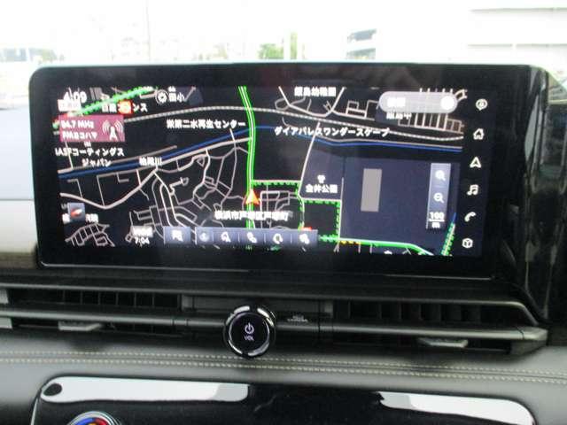 セレナ ２．０　ハイウェイスターＶ　ＡＷＩＮエアロパーツ装着車／プロパイロット　Ｗ電動スライド　レーダークルコン　レーンアシスト　展示試乗車ＵＰ　ＬＥＤランプ　ワンオーナー車　盗難防止システム　ＥＴＣ装備　カーテンエアバッグ　アルミホイール　キーフリー　メモリ－ナビ　ナビＴＶ（4枚目）