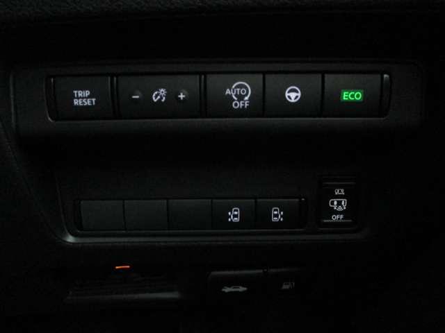 セレナ ２．０　ハイウェイスターＶ　ＡＷＩＮエアロパーツ装着車／プロパイロット　Ｗ電動スライド　レーダークルコン　レーンアシスト　展示試乗車ＵＰ　ＬＥＤランプ　ワンオーナー車　盗難防止システム　ＥＴＣ装備　カーテンエアバッグ　アルミホイール　キーフリー　メモリ－ナビ　ナビＴＶ（9枚目）