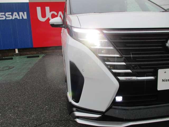 セレナ ２．０　ハイウェイスターＶ　ＡＷＩＮエアロパーツ装着車／プロパイロット　Ｗ電動スライド　レーダークルコン　レーンアシスト　展示試乗車ＵＰ　ＬＥＤランプ　ワンオーナー車　盗難防止システム　ＥＴＣ装備　カーテンエアバッグ　アルミホイール　キーフリー　メモリ－ナビ　ナビＴＶ（19枚目）