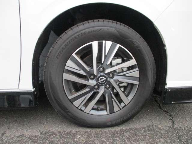 セレナ ２．０　ハイウェイスターＶ　ＡＷＩＮエアロパーツ装着車／プロパイロット　Ｗ電動スライド　レーダークルコン　レーンアシスト　展示試乗車ＵＰ　ＬＥＤランプ　ワンオーナー車　盗難防止システム　ＥＴＣ装備　カーテンエアバッグ　アルミホイール　キーフリー　メモリ－ナビ　ナビＴＶ（20枚目）